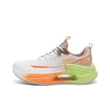 Белый и оранжевый