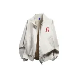 Красный логотип, бежевый цвет