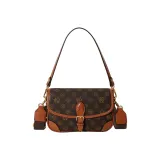 Кофейно-коричневый