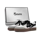 Белый, черный, серый (черные шнурки)