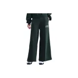 Тёмно-зелёный