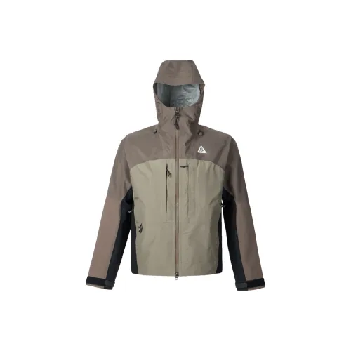 Nike ACG Коричневый Женские Куртки