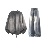 Темно-серый топ + светло-синие штаны