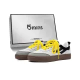 Белый, черный, серый (желтые шнурки)