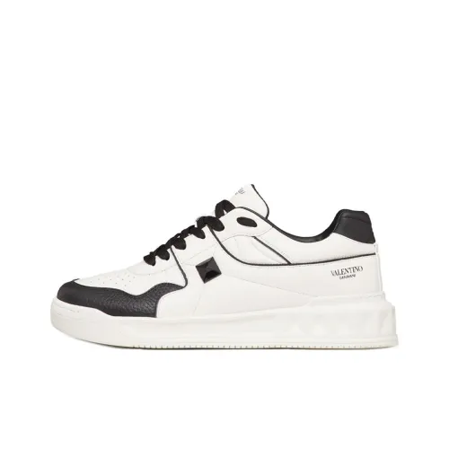 Valentino One Stud Low Топ Стильные Скейтбординги Мужской Черный Белый