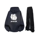 Темно-синий свитшот + черные джинсы