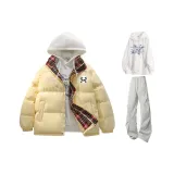 Светло-желтое пальто + белый свитшот + светло-серые штаны