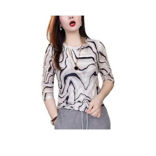 Flowers in water T-Shirt Женская