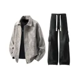 Светло-серый топ + черные рабочие джинсы