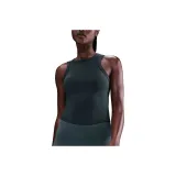 Темно-зеленый