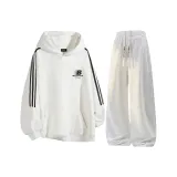 Белый топ + бело-серые штаны