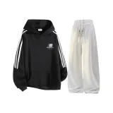 Чёрный топ + белые и серые штаны