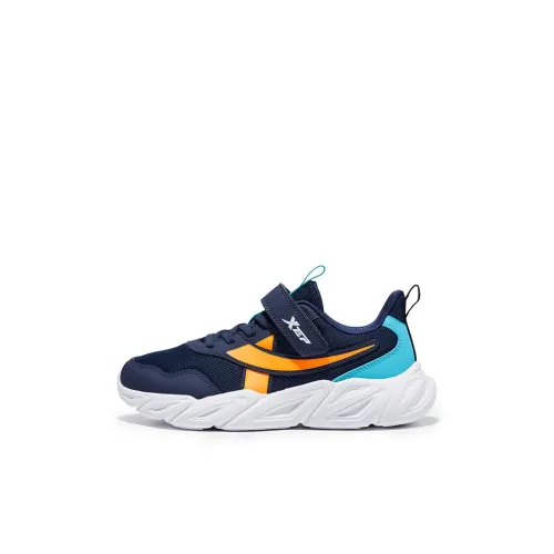 XTEP Устойчивый к истиранию противоскользящий низкий топ беговые кроссовки Темно-синий залив Синий Флуоресцентный Ярко-оранжевый Детский