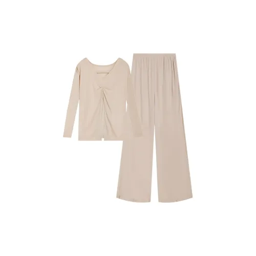 Легкий женский пижамный комплект