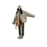 Светло-желтый