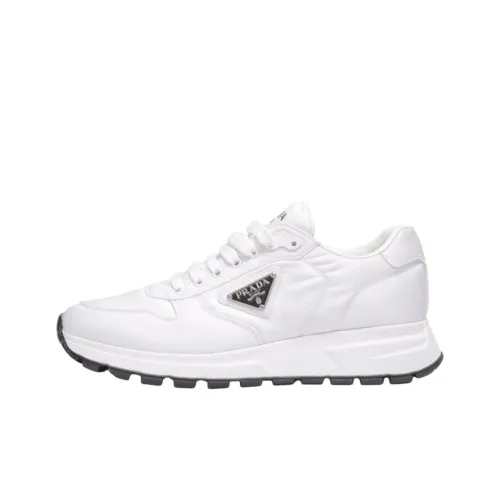 PRADA Низкий топ Повседневная обувь Женская Белая