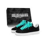 Белый, черный, серый (светло-синие шнурки)