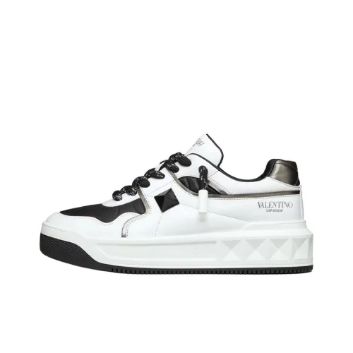 Valentino One Stud Low Топ Стильные Скейтбординги Мужской Белый Черный