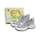 Серебристый