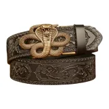 Чёрный стеклянный, знак змеи, золотистый оттенок, застёжка