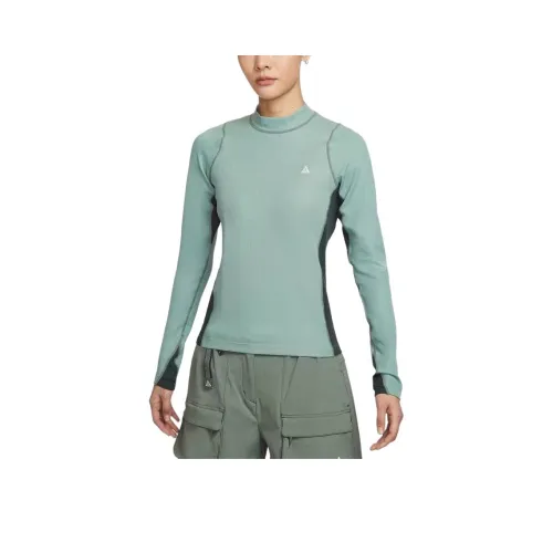 nike ACG Бирюзовый Женские T-рубашки