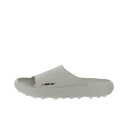 AMBUSH Стильные сандалии мужские белые