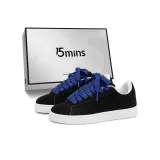 Белый, черный, серый (темно-синий шнурки)