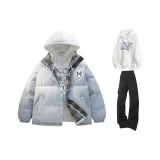 Голубой лунный свет пальто + белый свитшот + черные штаны