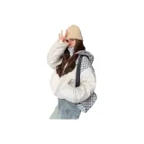 Белый с сумкой через плечо