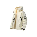 Белая легкая ветровка