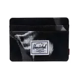 Окрашеный черный