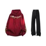 Бордовый худи (с флисовой подкладкой) + черные джинсы