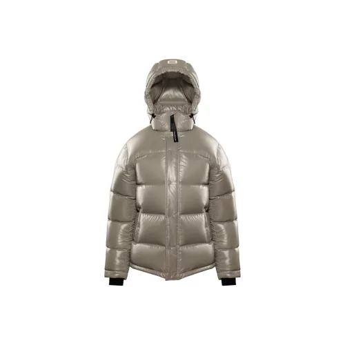 ARITZIA The Супер Puff™ Hi Gloss Пуховик Женские