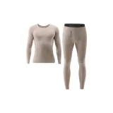 Светлый и теплый, шерсть, цвет верблюжий.