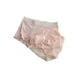 Розовый с вырезами