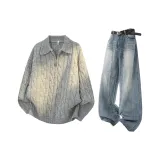 Светло-серый топ + синие ножные джинсы