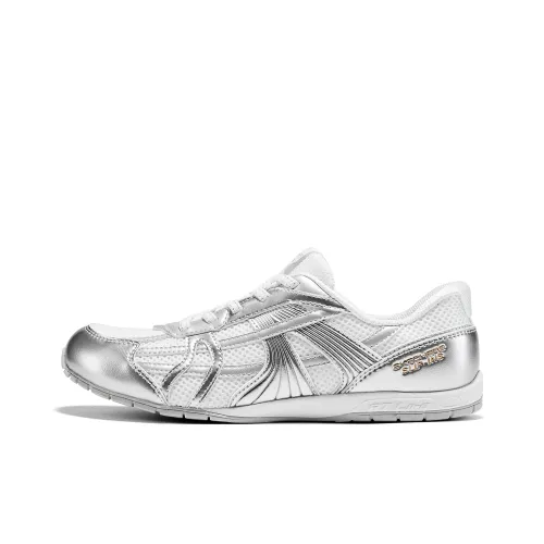 Skechers Hands Бесплатно Slip ins Устойчивый к истиранию Низкий Топ Повседневная обувь Женская Серебряный Белый