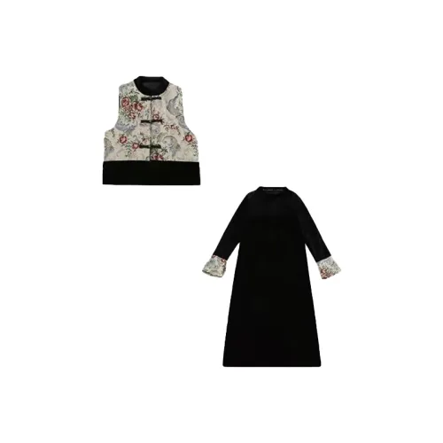 SCCREBEL OFFICIAL Комплект с юбкой Женские