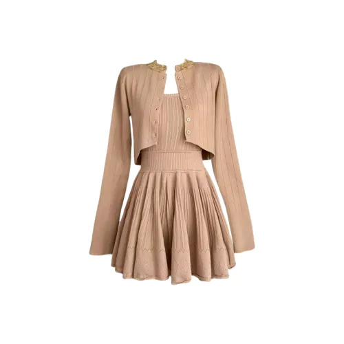 Udon House Женские Комплекты с Юбкой