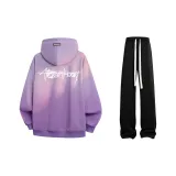 Фиолетовый свитшот + черные повседневные штаны