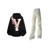 Чёрный топ + жёлтые грязные штаны