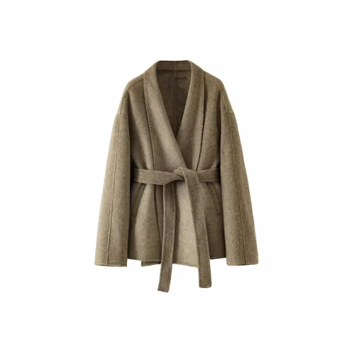 Local Gal Хаки Женское Пальто