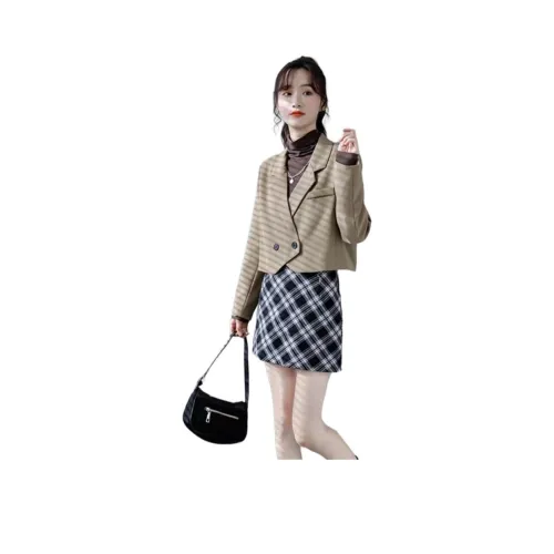 ЮЙЧЖАОЛИНЬ Khaki Женское короткое пальто