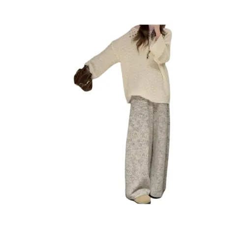 Flowers in water Повседневный костюм женский