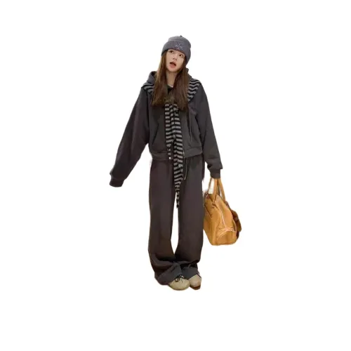 Flowers in water Повседневный костюм женский