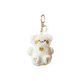 Белый счастливый кот с золотой пряжкой