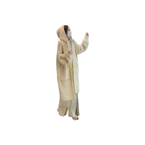 ЮЙЧЖАОЛИНЬ Ecru Женское пальто