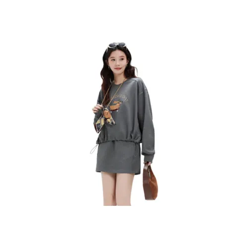 Flowers in water Повседневный костюм женский