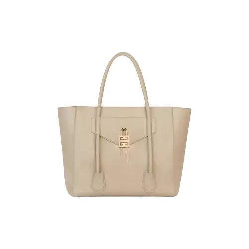 Коллекция сумок GIVENCHY Женские