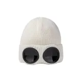 Молочно-белый